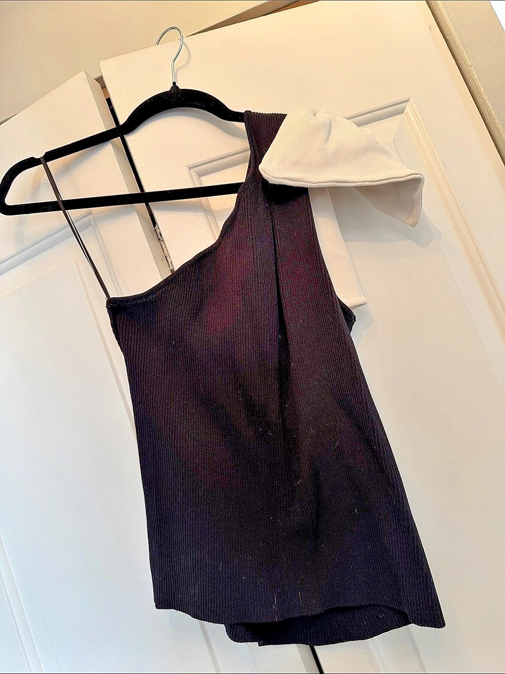Zara Ribbed Bow Tank Top in Black & White Size Large Like New